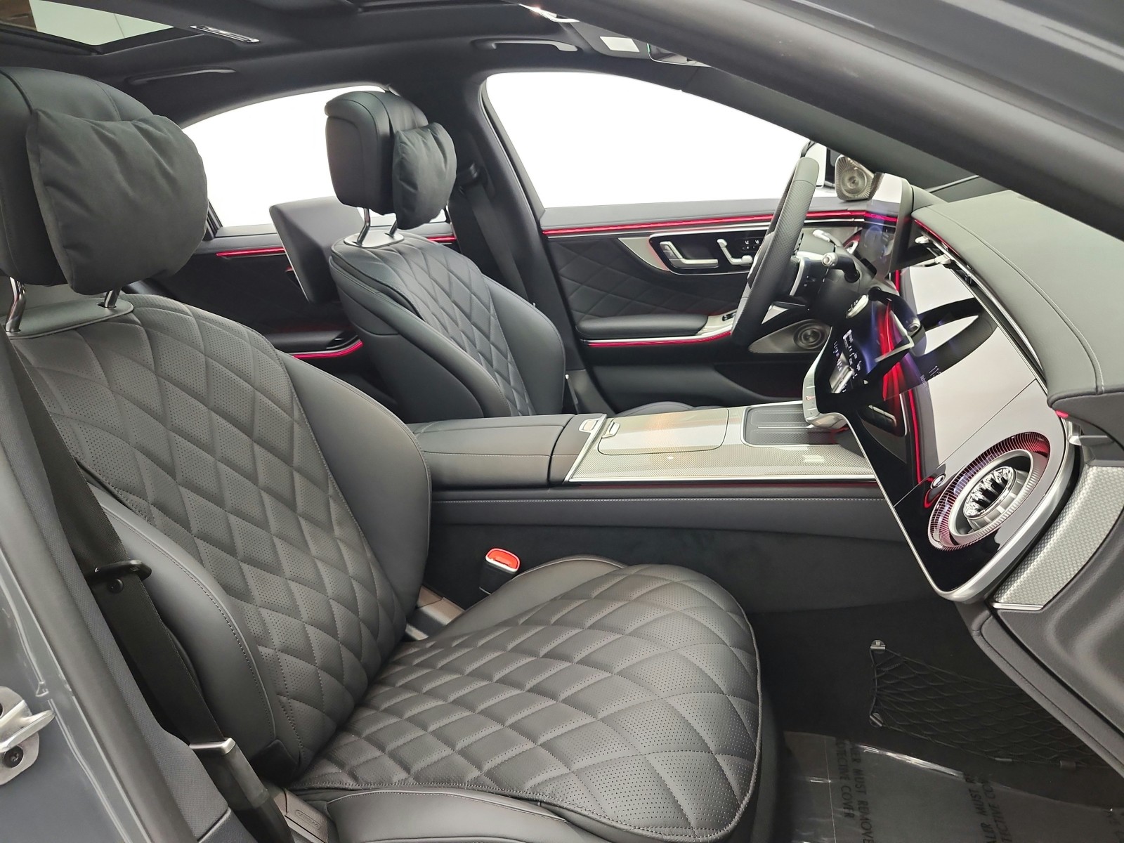 New 2027 MANUFAKTUR Silicon Grey Mercedes-Benz S 580 4MATIC® Sedan image 14