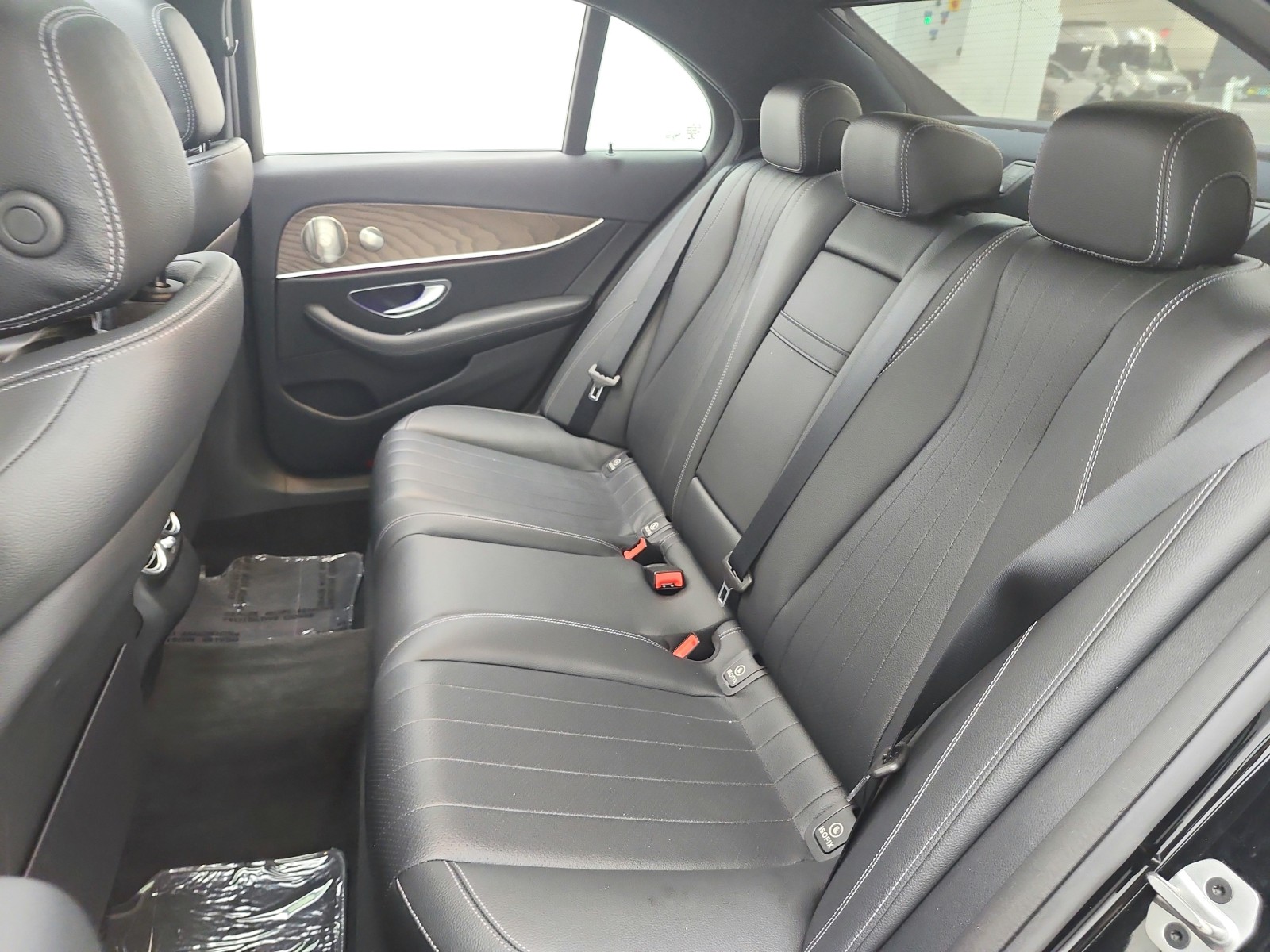 Used 2022 Black Mercedes-Benz E 450 4MATIC® Sedan image 12