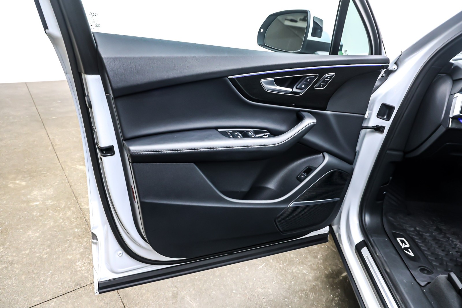 Used 2023 Glacier White Metallic Audi Prestige 55 TFSI quattro image 22