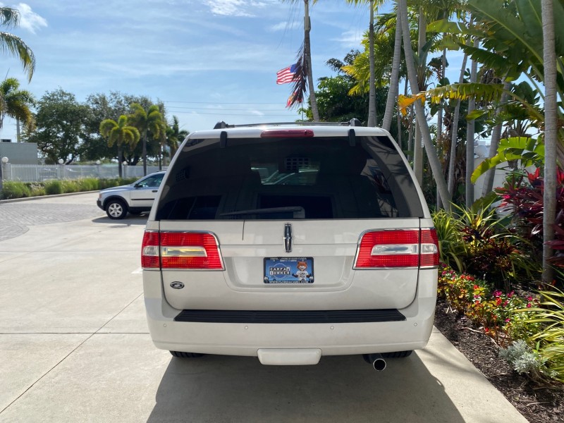 2010 Lincoln Navigator 4WD SUNROOF LOW MILES 31,209 in , 