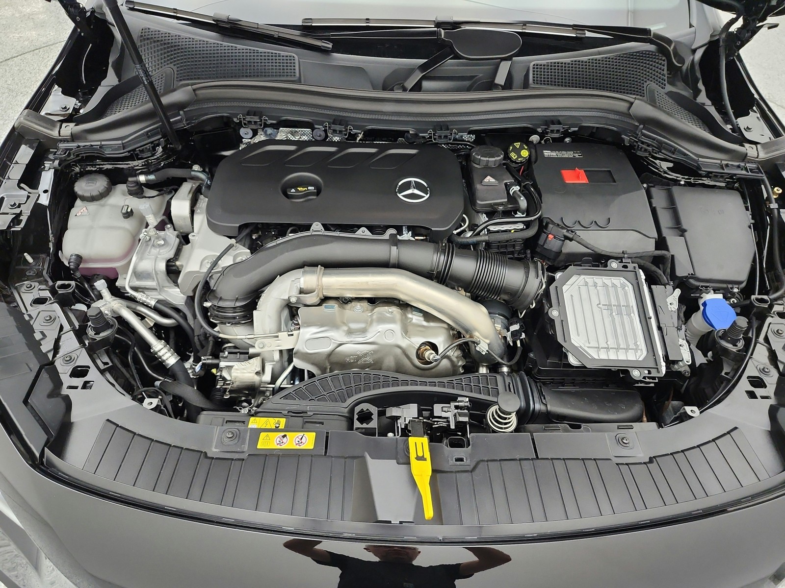 New 2026 Cosmos Black Metallic Mercedes-Benz GLA 250 SUV image 12