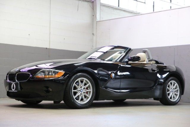 2003 BMW Z4 2.5i in Plainview,