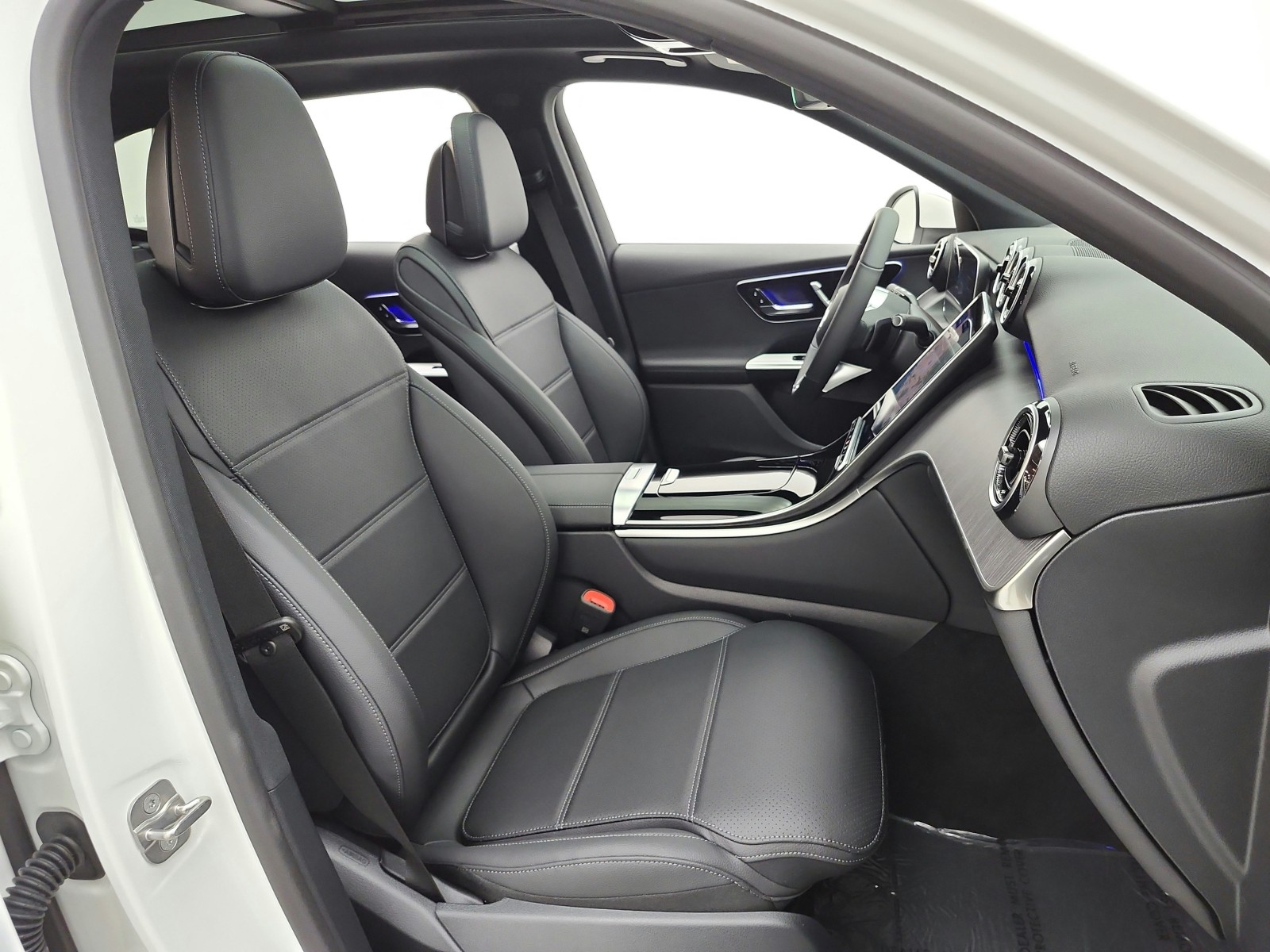 New 2027 Polar White Mercedes-Benz GLC 300 SUV image 14