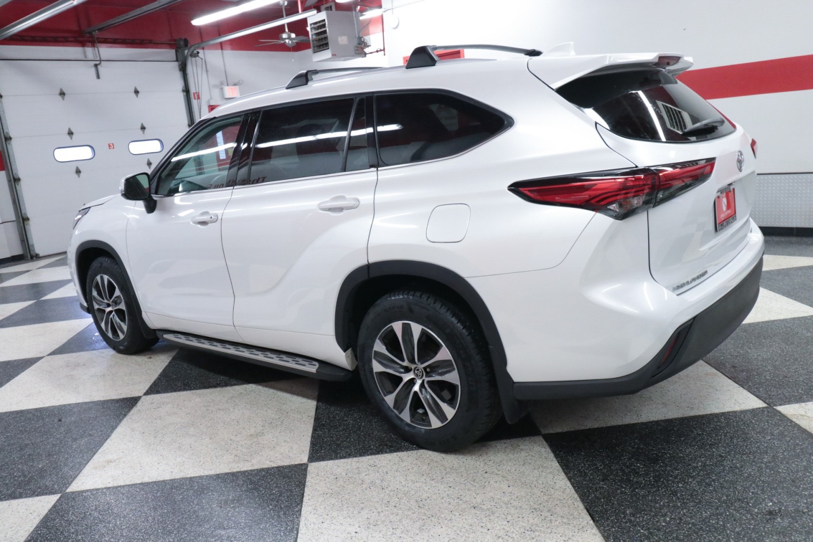 Used Car 2022 Toyota Highlander  Xle For Sale Under $35,000 In Austin, Texas