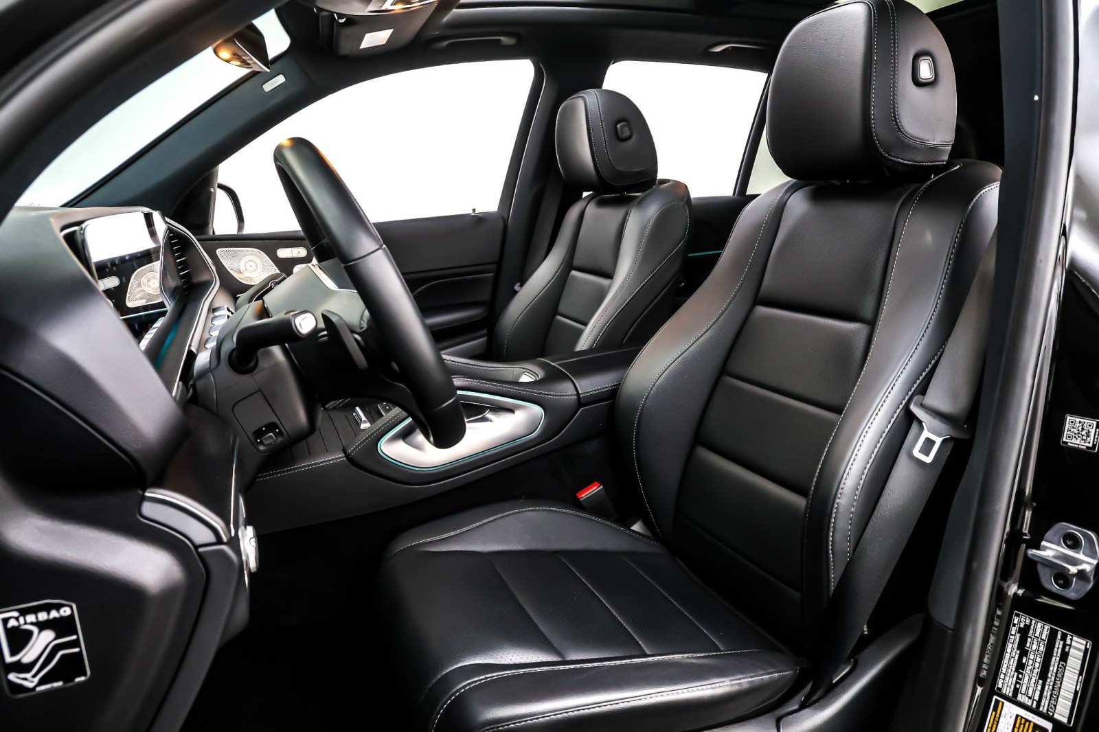 Certified Used 2022 Obsidian Black Metallic Mercedes-Benz GLE 450 4MATIC® SUV image 17