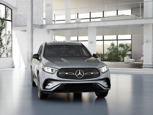 2025 Mercedes-Benz GLC GLC 300 8