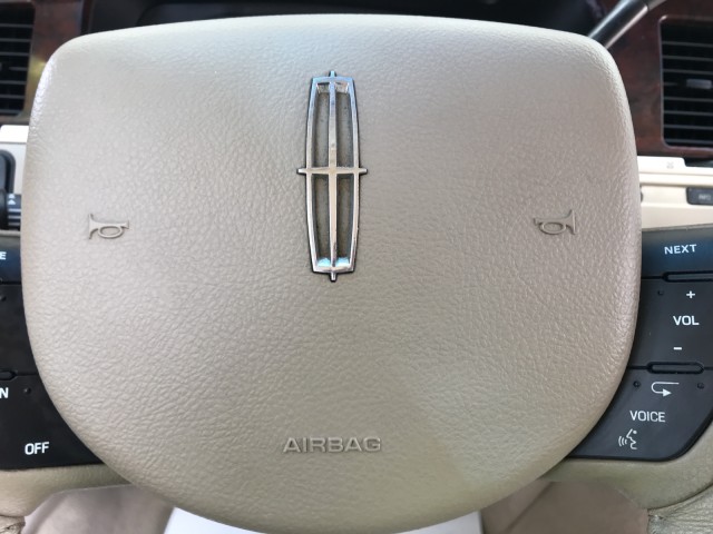 2006 Lincoln Town Car Designer Series Heated Leather Seats CD NAVIGATION in pompano beach, Florida