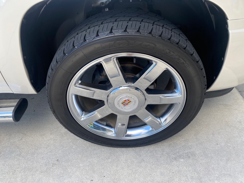 2013 Cadillac Escalade Luxury 1 OWNER LOW MILES 70,251 in ,