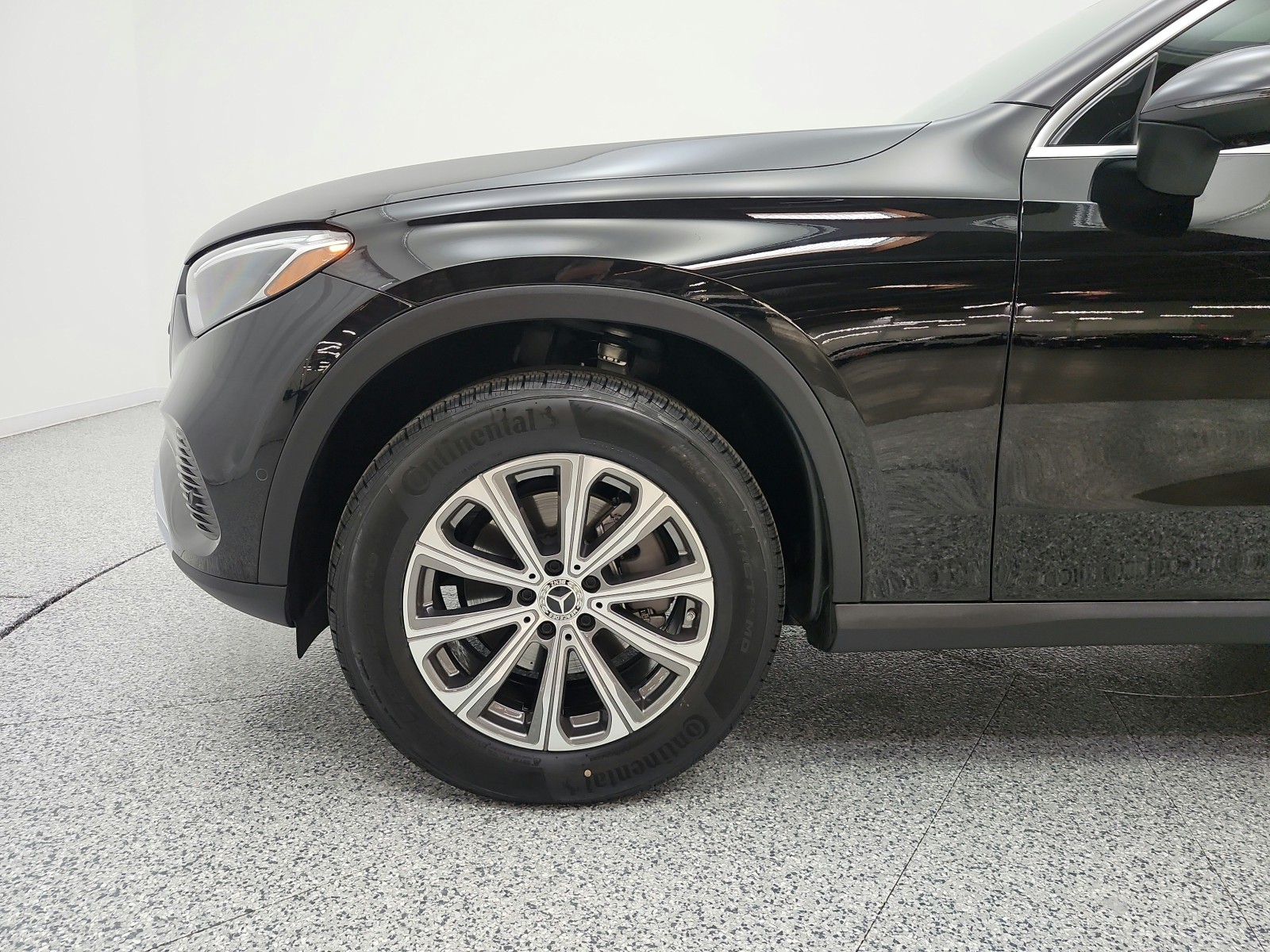 Used 2023 Black Mercedes-Benz GLC 300 SUV image 22