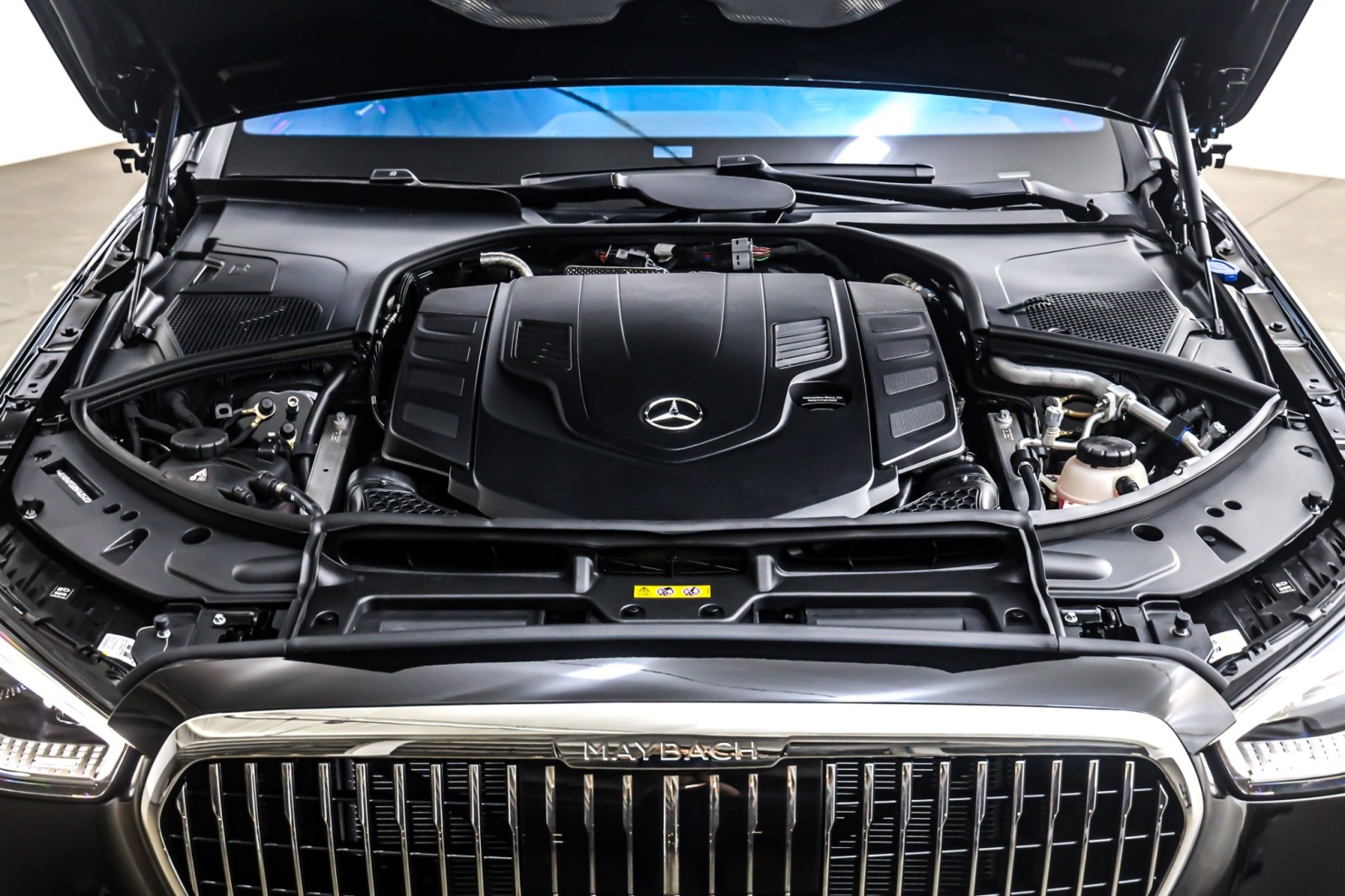 New 2026 Obsidian Black Metallic Mercedes-Benz Maybach S 580 image 11