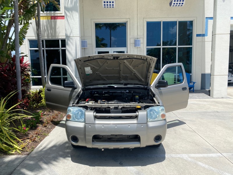 2004 Nissan Frontier 2WD XE LOW MILES 70,694 PU in , 