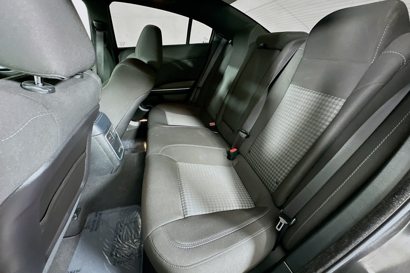 Used 2023 Granite Pearlcoat Dodge R/T image 9