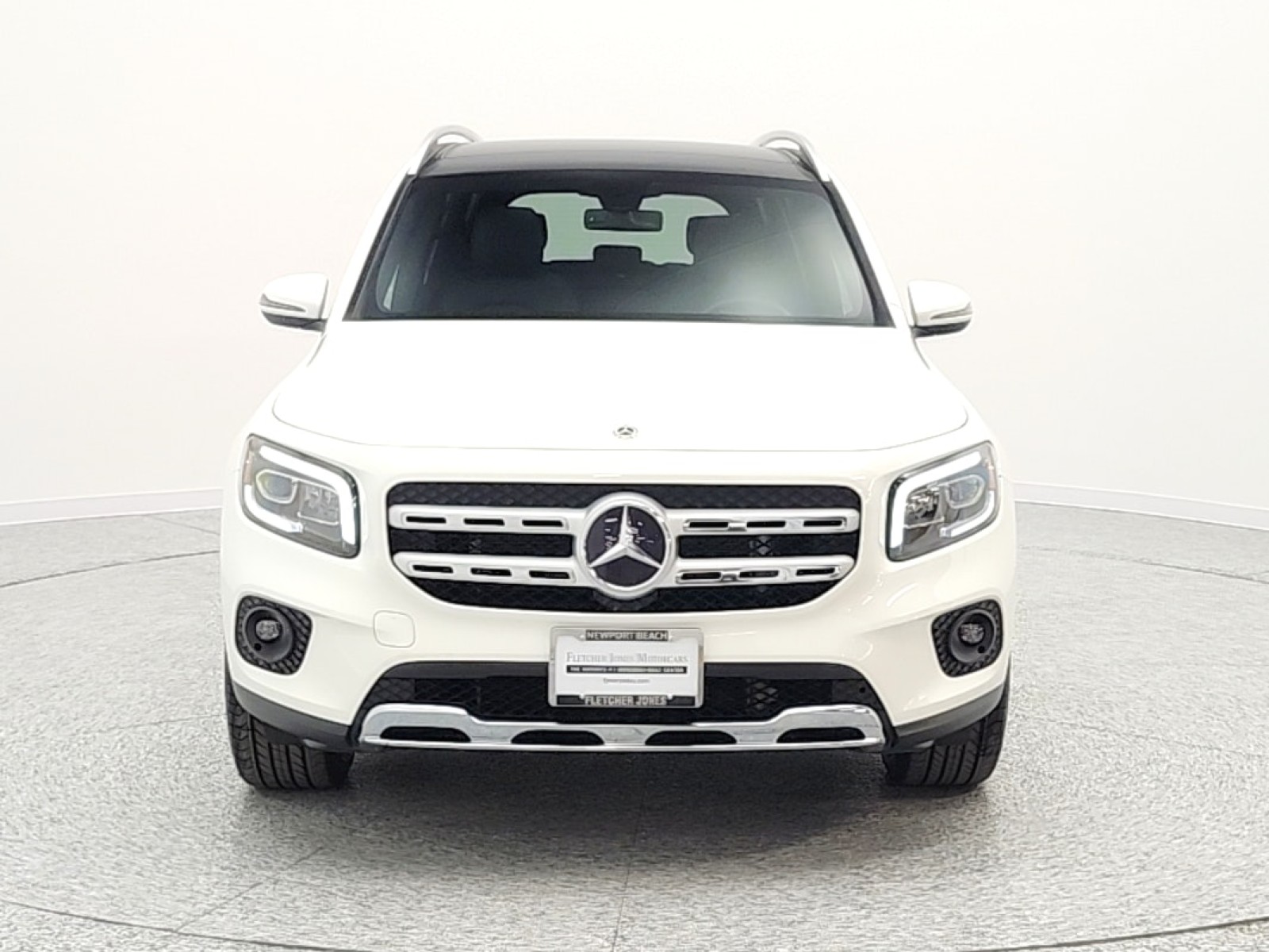 Used 2021 Polar White Mercedes-Benz GLB 250 4MATIC® SUV image 2
