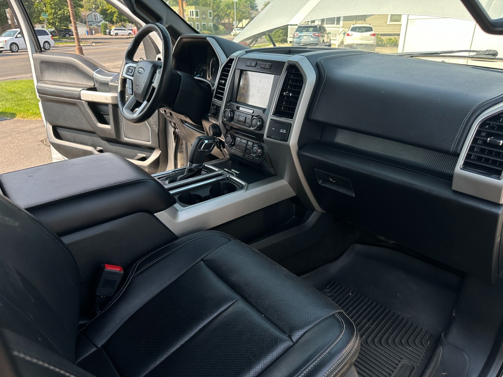 2018 Ford F-150 LARIAT 41