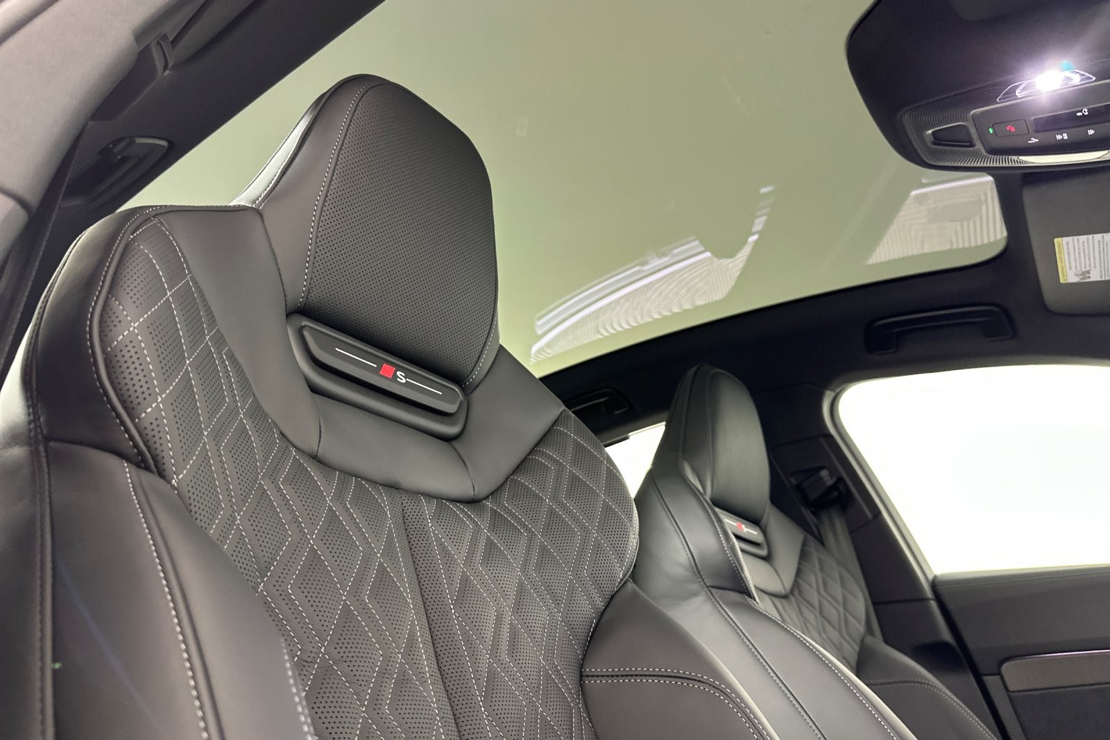 New 2025 Glacier White Metallic Audi Premium Plus 3.0 TFSI quattro image 15