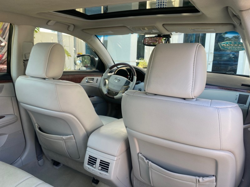 2011 Toyota Avalon Limited LOW MILES 80,879 in ,
