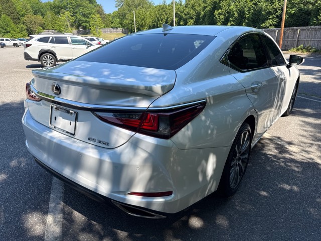 LexusES7
