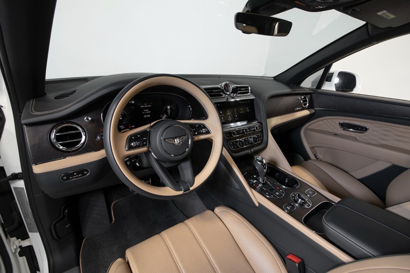 2024 Bentley Bentayga EWB Bentayga EWB Azure ($281,000 MSRP) *1-OWNER* in , 