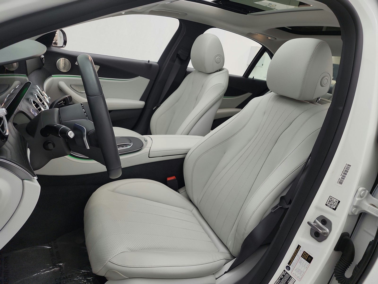 Certified Used 2022 Polar White Mercedes-Benz E 350 RWD Sedan image 24