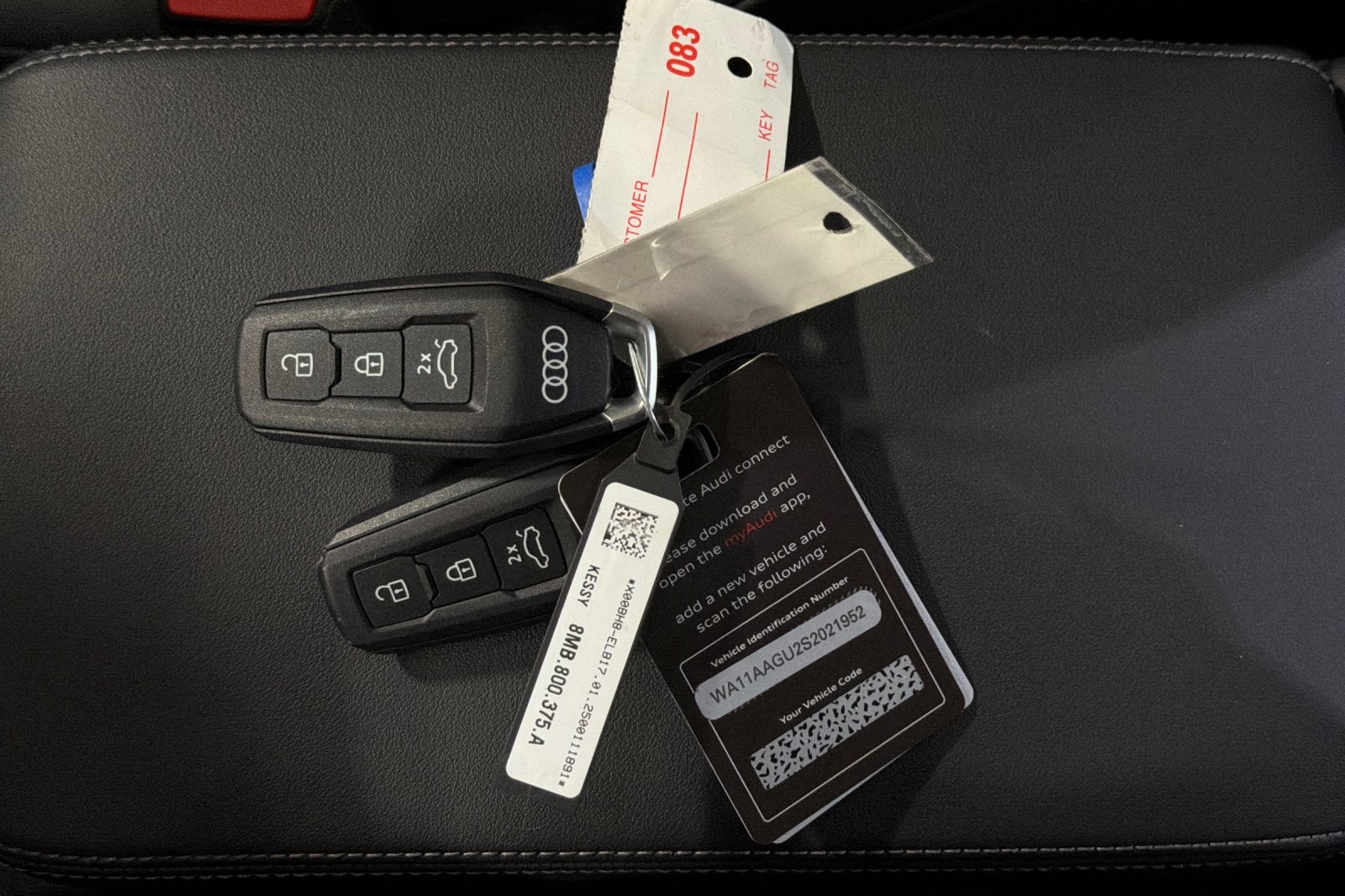 Used 2025 Mythos Black Metallic Audi Premium 2.0 TFSI quattro image 25