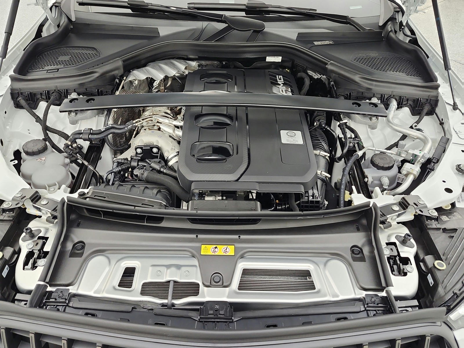 New 2026 MANUFAKTUR Moonlight White Metallic Mercedes-Benz AMG® GLC 43 image 13