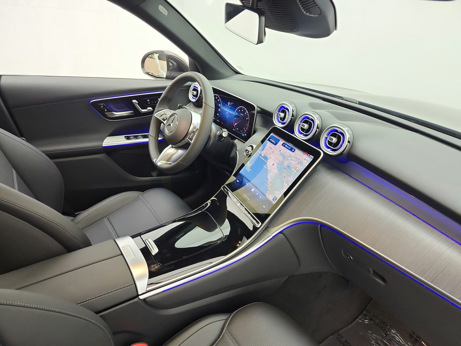 New 2026 Graphite Grey Metallic Mercedes-Benz GLC 300 SUV image 13
