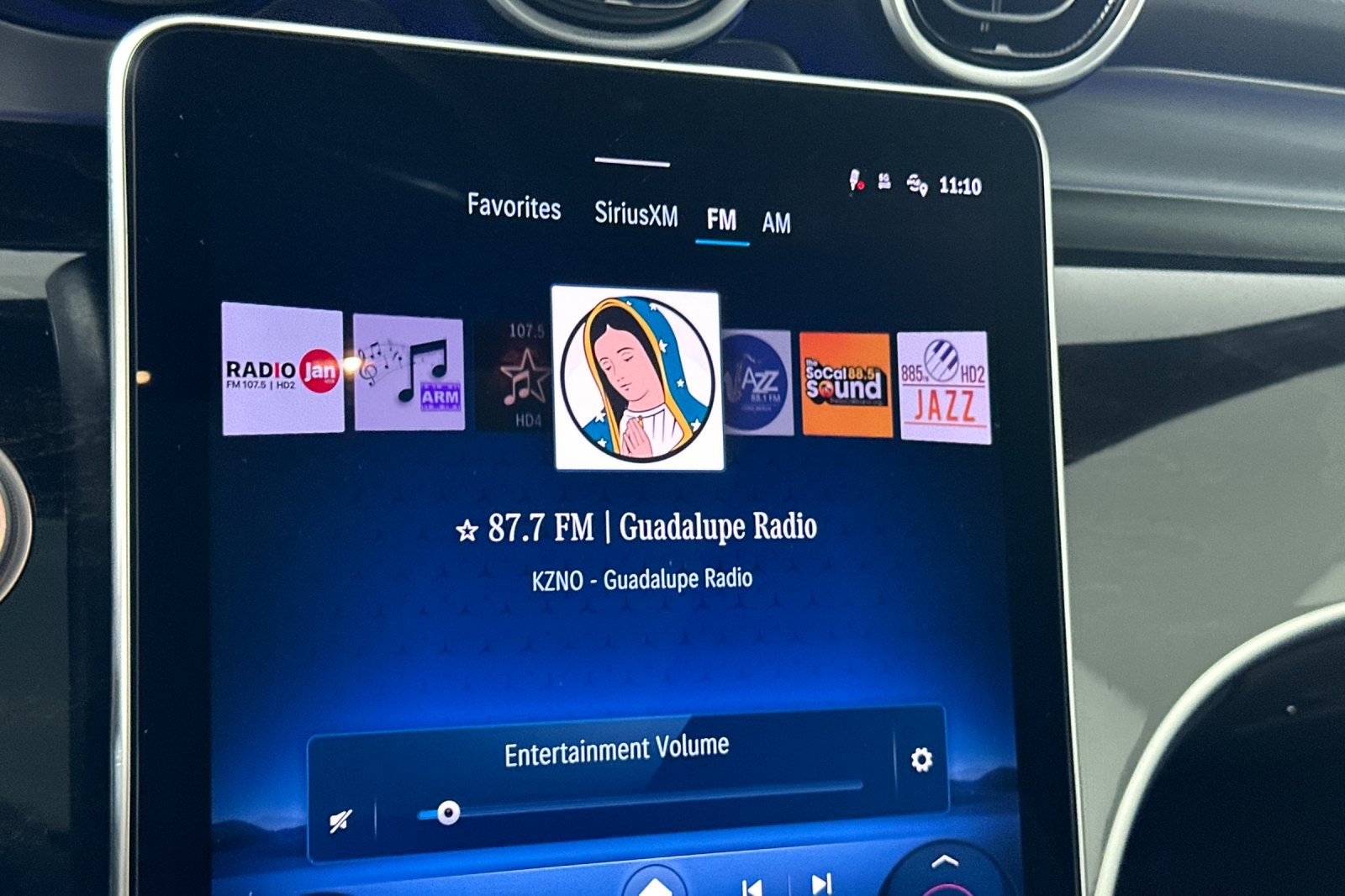 Used 2025 Polar White Mercedes-Benz GLC 300 4MATIC® SUV image 17