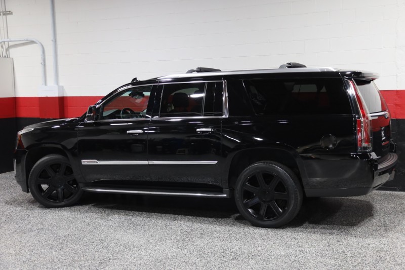 2016 Cadillac Escalade ESV Luxury Collection 4WD 4dr Suv in , 