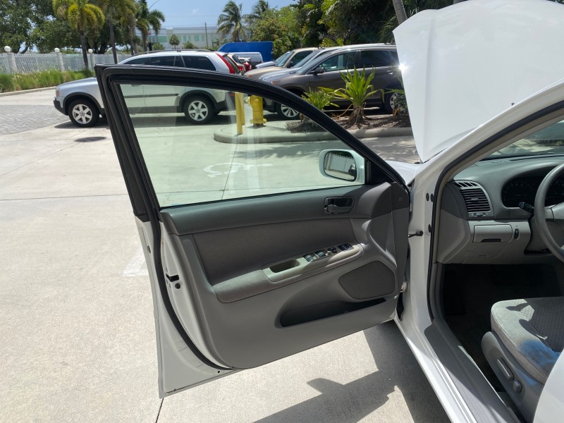 2003 Toyota Camry LE LOW MILES 61,005 in , 