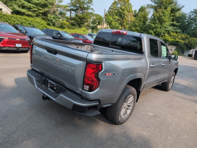 2024 Chevrolet Colorado 4WD LT 8