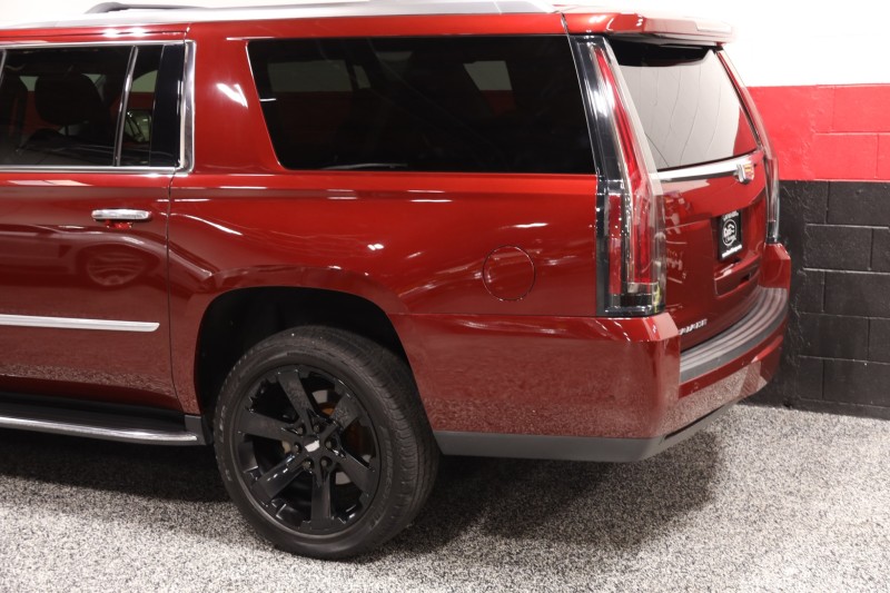 2020 Cadillac Escalade ESV 4dr Suv in , 