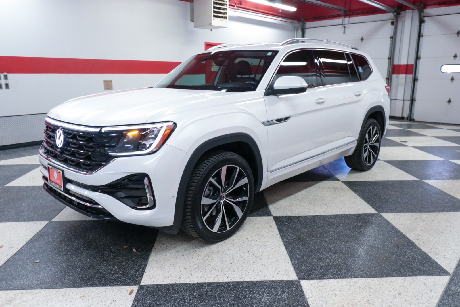 Used Car 2024 Volkswagen Atlas  2.0t Sel Premium R-line For Sale Under $40,000 In Austin, Texas