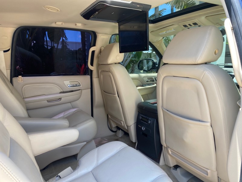 2007 Cadillac Escalade ESV SUNROOF AWD LOW MILES 47,118 in , 
