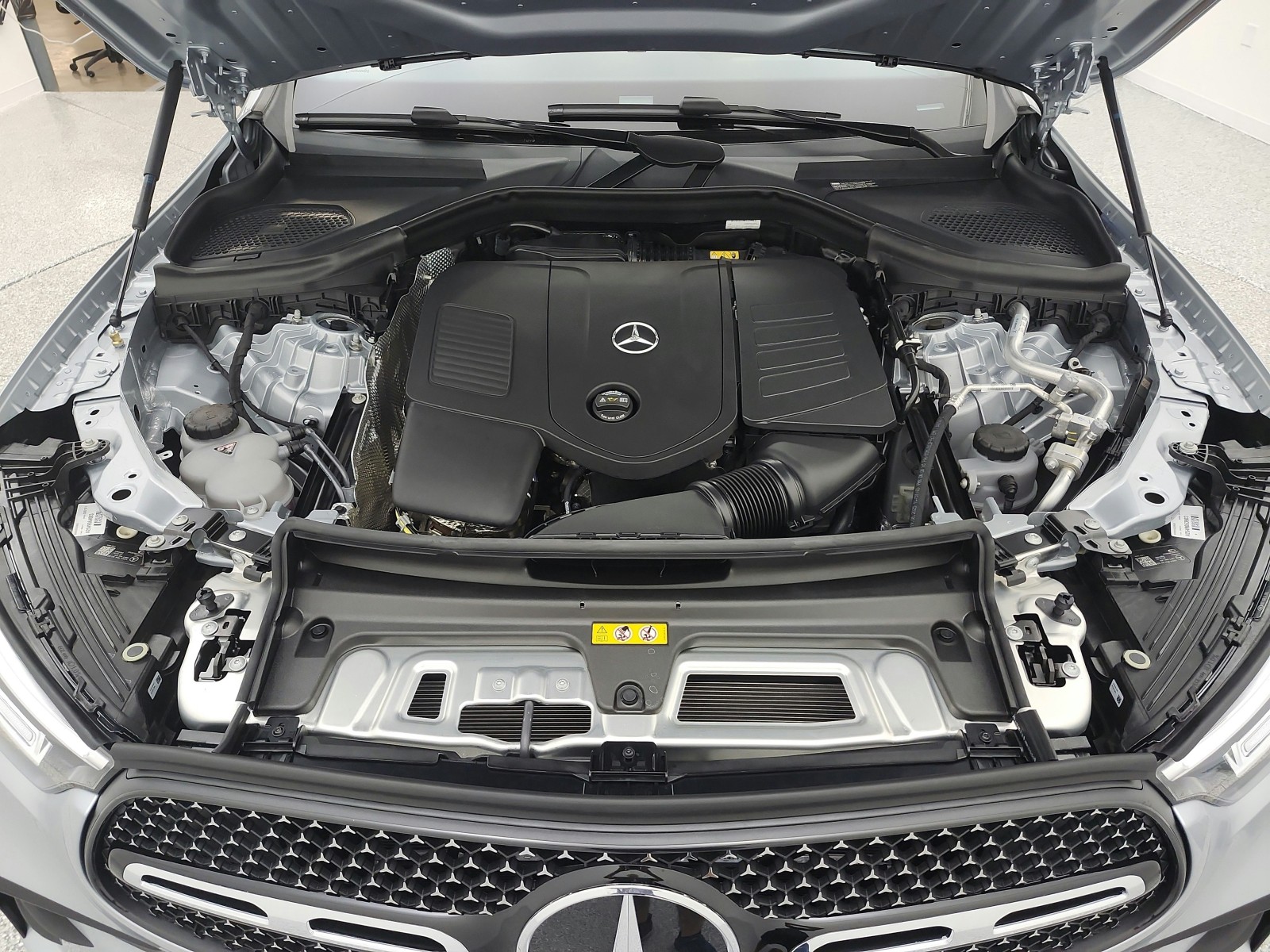 New 2026 Cirrus Silver Metallic Mercedes-Benz GLC 300 image 12