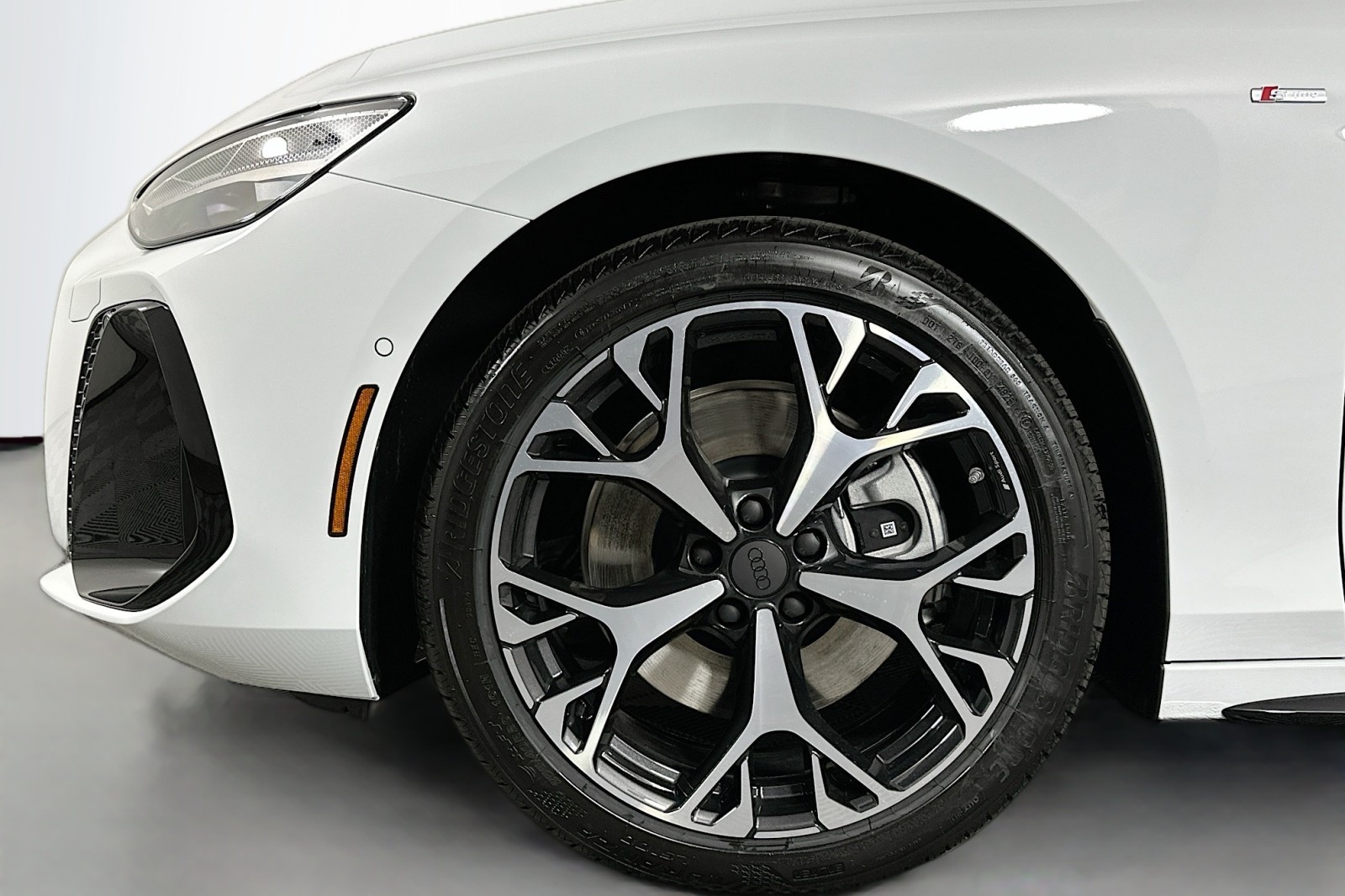 New 2026 Glacier White Metallic Audi Premium Plus image 11