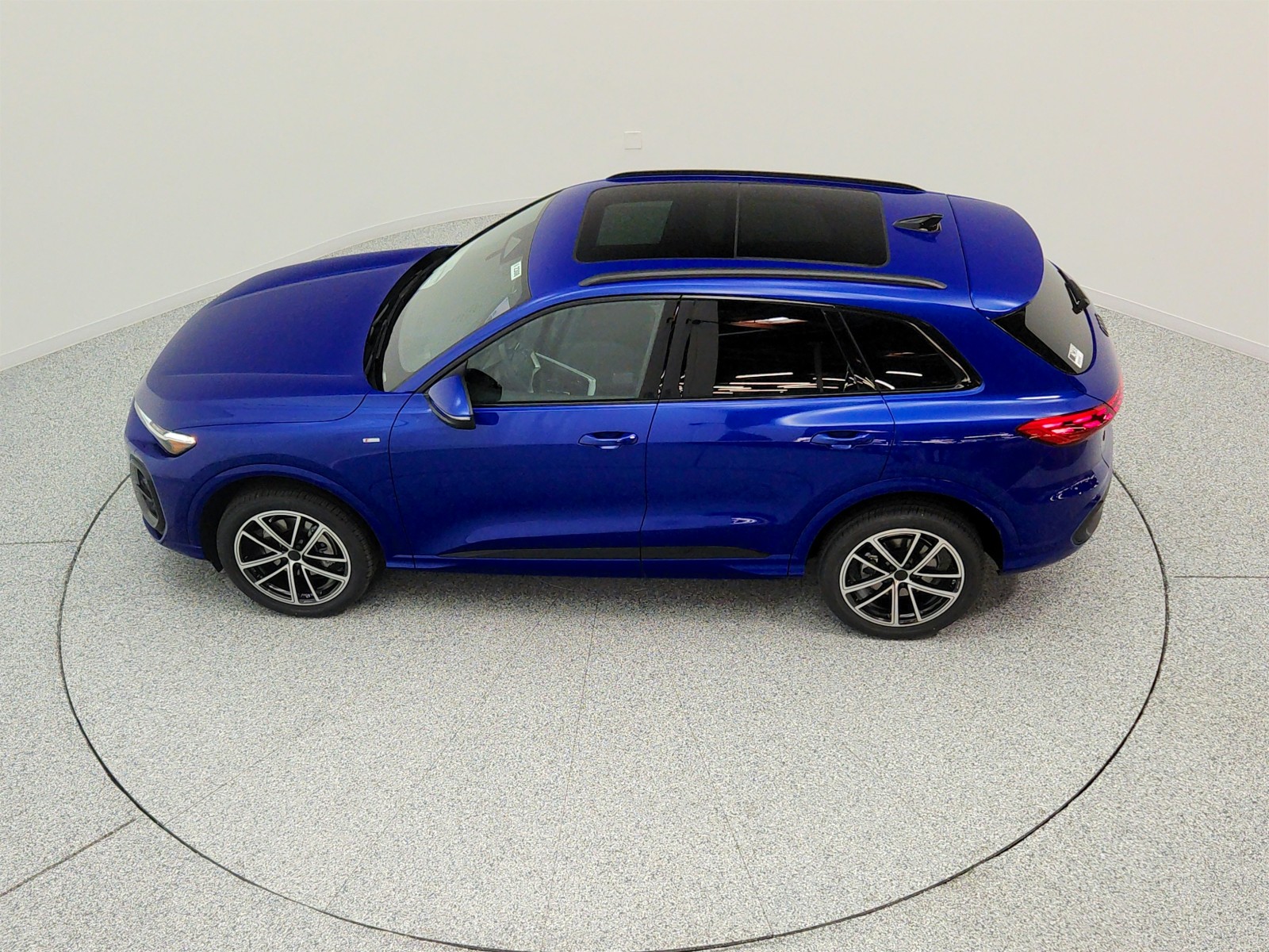New 2026 Ultra Blue Metallic Audi Premium Plus 2.0 TFSI quattro image 23