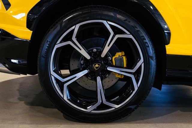 Used Car 2022 Lamborghini Urus  For Sale Under $230,000 In Boerne, Texas