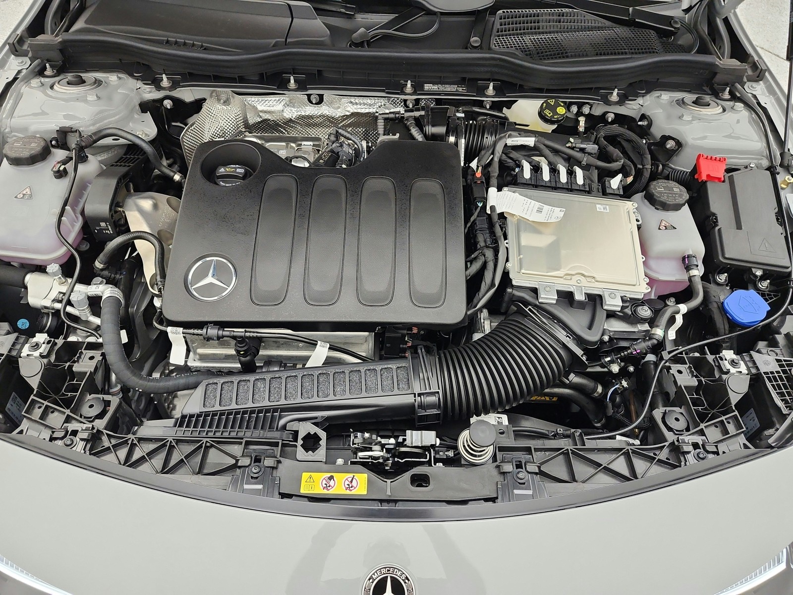 New 2027 MANUFAKTUR Alpine Grey Mercedes-Benz CLA 220 Hybrid FWD image 12
