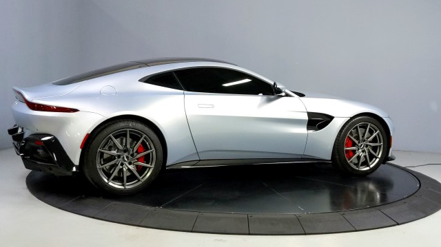 2019 Aston Martin Vantage  7