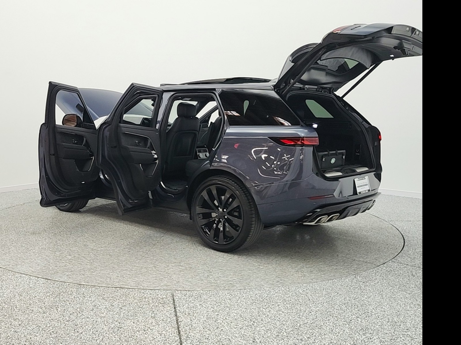 Used 2023 Varesine Blue Metallic Land Rover P530 First Edition image 12