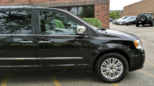 2014 Chrysler Town & Country Limited 11