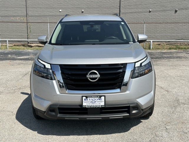 2023 Nissan Pathfinder SV 8