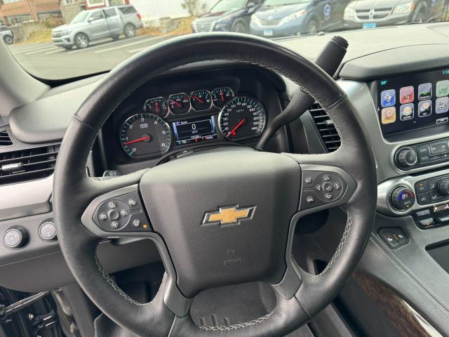 2017 Chevrolet Suburban LT Midnight with Center Bench 38