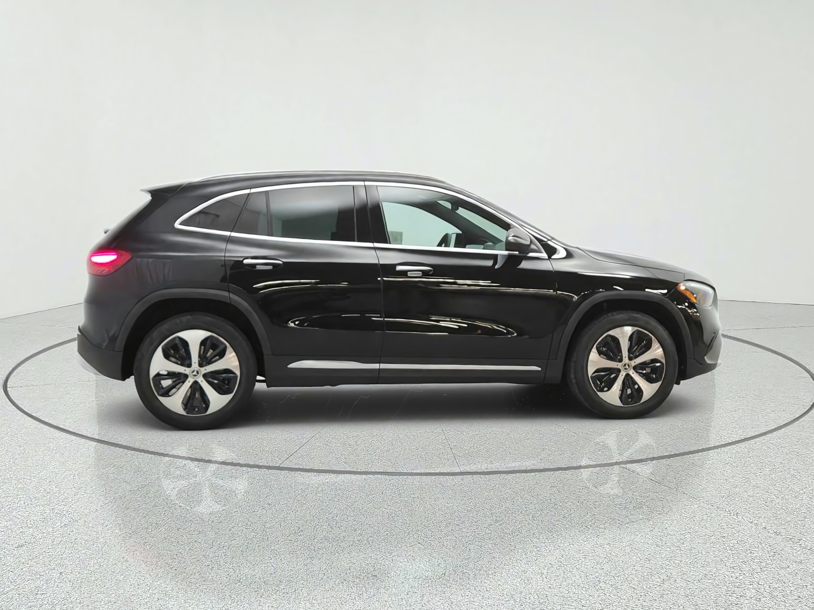 New 2026 Night Black Mercedes-Benz GLA 250 SUV image 4