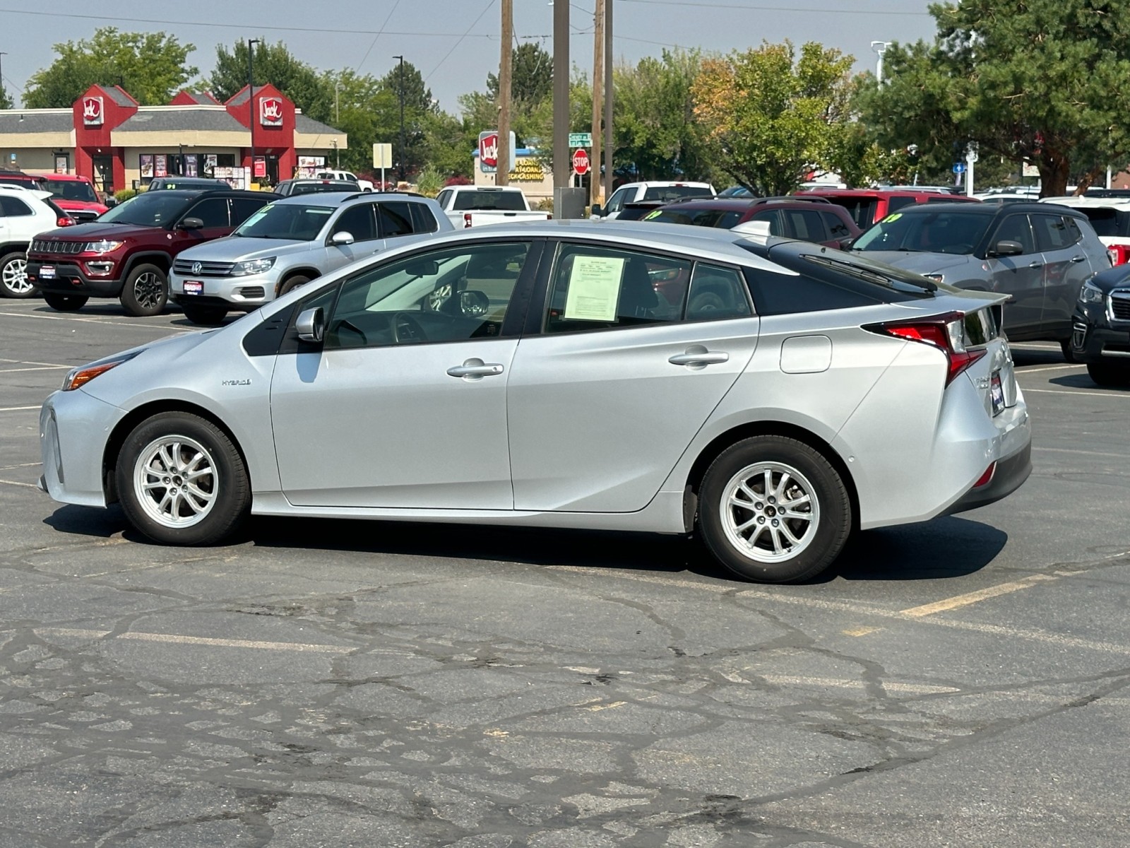 2022 Toyota Prius LE 10