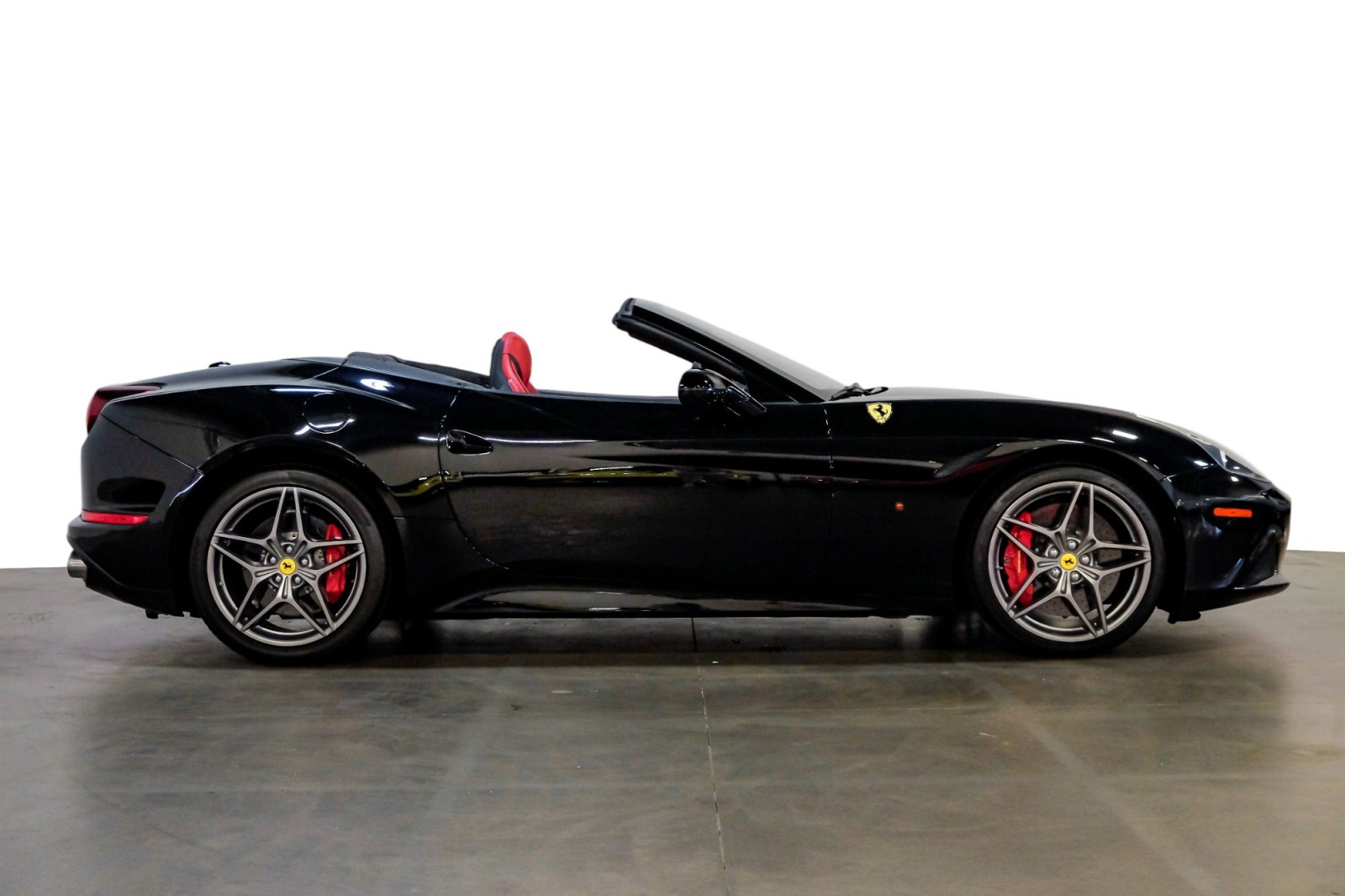 2015 Ferrari California T Convertible MagneRide HiFiSound Shields 20ForgedAlloys FullPwr 8