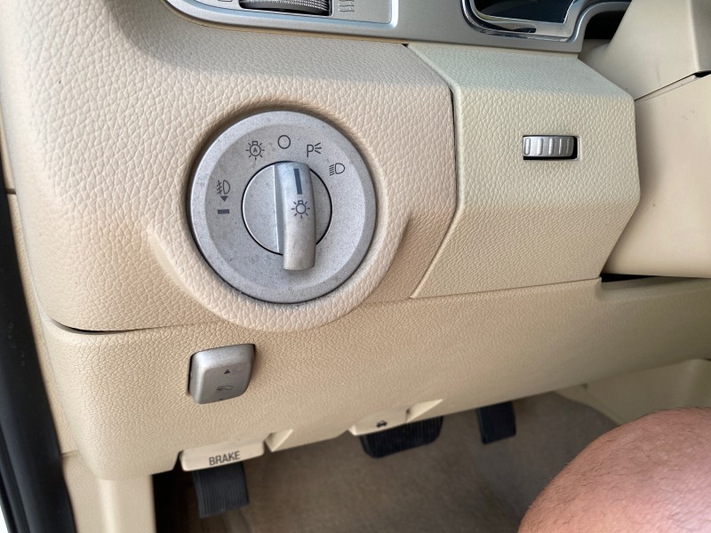 2010 Lincoln Navigator 4WD SUNROOF LOW MILES 31,209 in , 