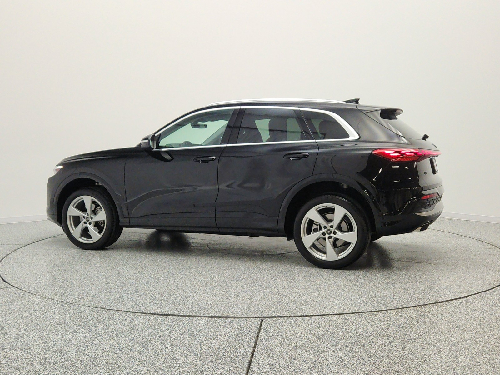 Used 2025 Mythos Black Metallic Audi Premium Plus image 8