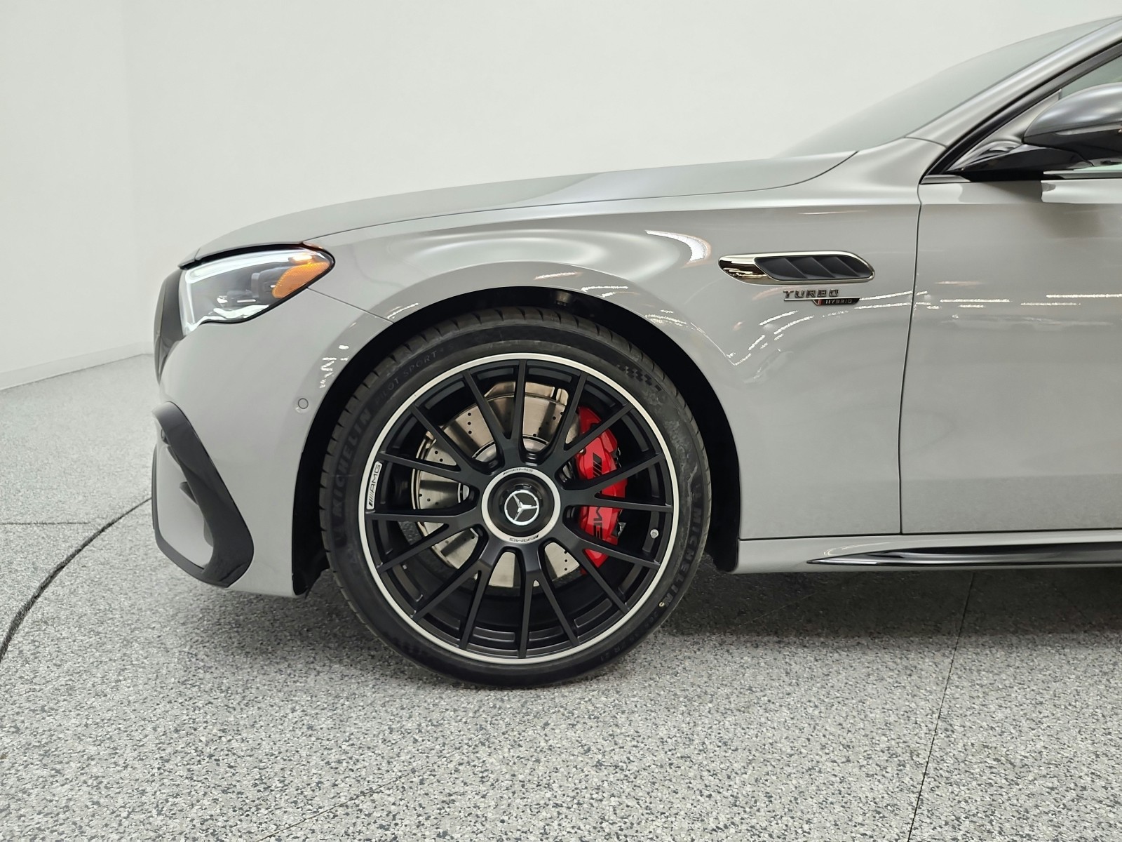 New 2027 MANUFAKTUR Alpine Grey Mercedes-Benz AMG® E 53 Hybrid Sedan image 15