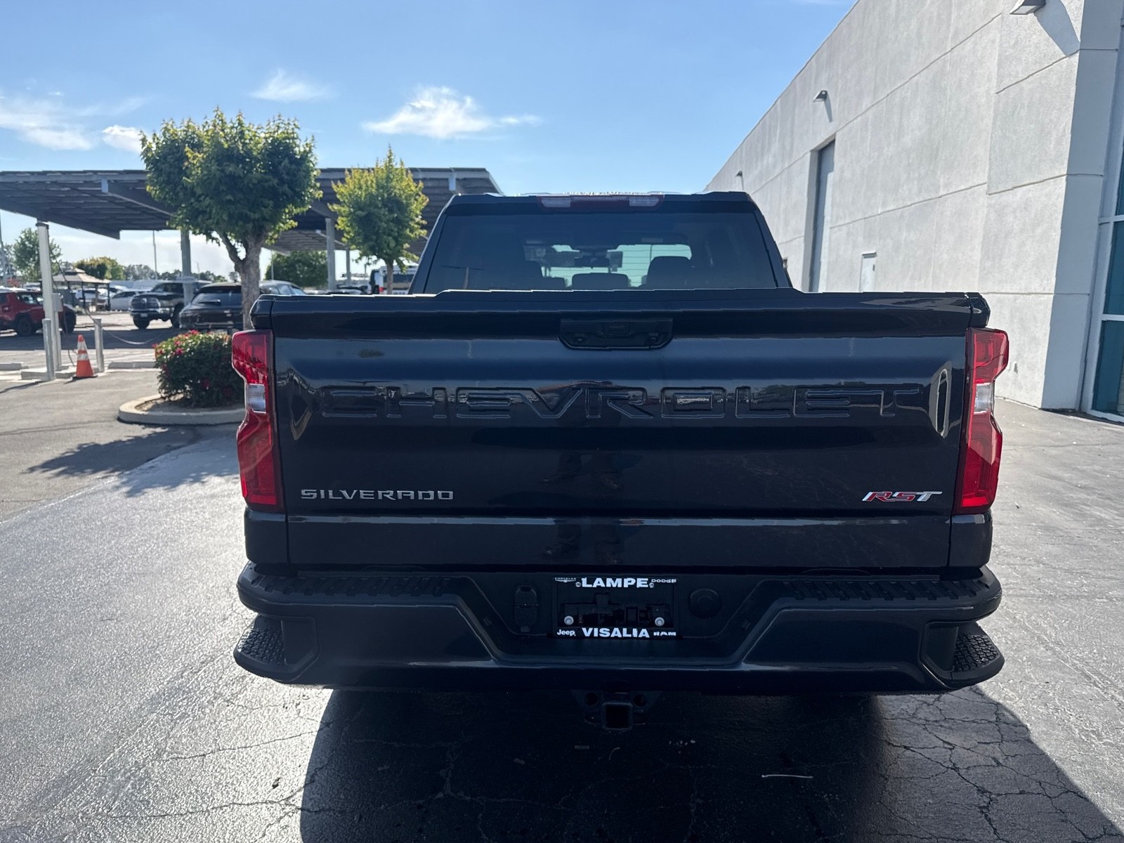 View vehicle photo 7